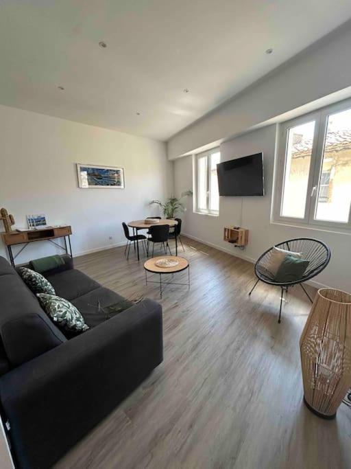 Duplex Au Coeur Du Village De Cassis Exterior photo